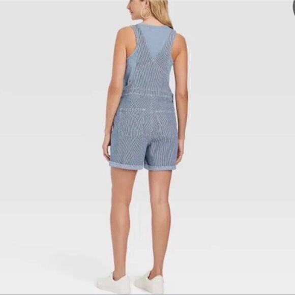 Universal Thread Women Size 14 Railroad Blue Stripe Denim Short Overalls New W2 - Picture 2 of 7